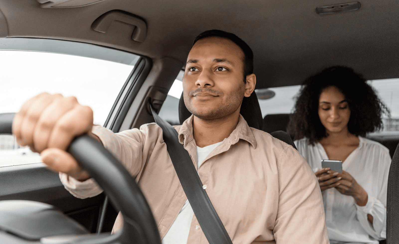 App LuiCar na tela do celular